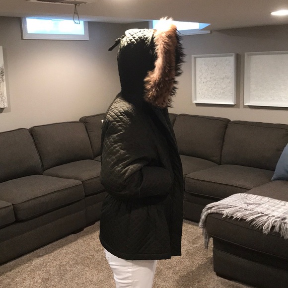 A Burberry women’s jacket - Picture 8 of 8